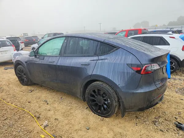 5YJYGDEE0MF232566 2021 TESLA MODEL Y - Image 2