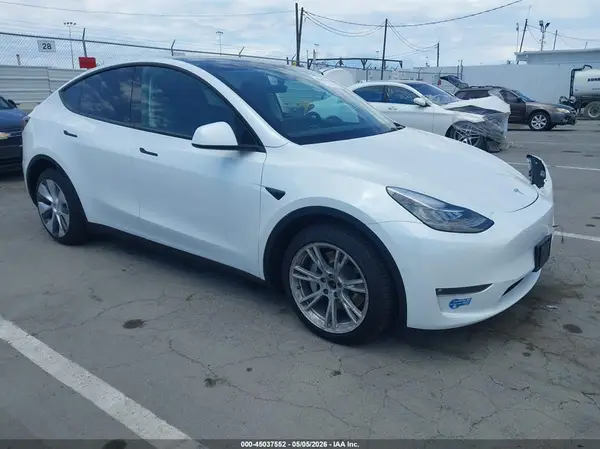 5YJYGDEE0MF233121 2021 TESLA MODEL Y - Image 1