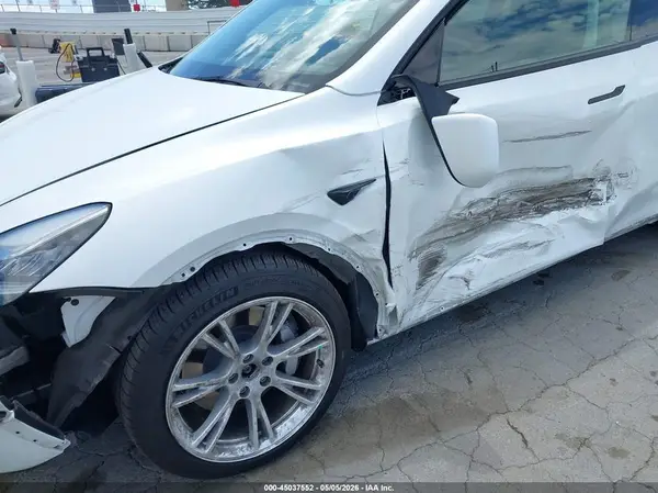2021 TESLA MODEL Y auction photo 6