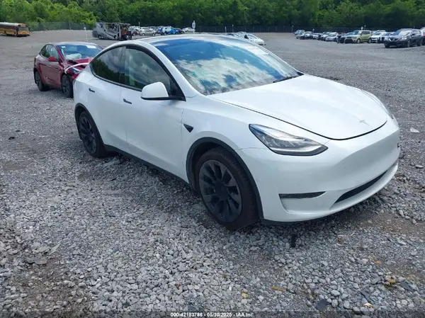 5YJYGDEE0MF233524 2021 TESLA MODEL Y - Image 1