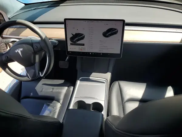 5YJYGDEE0MF233748 2021 TESLA MODEL Y - Image 8