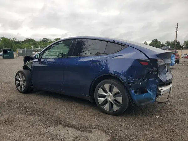 5YJYGDEE0MF239744 2021 TESLA MODEL Y - Image 2