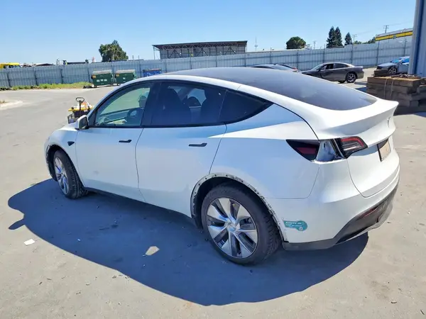 5YJYGDEE0MF243437 2021 TESLA MODEL Y - Image 2