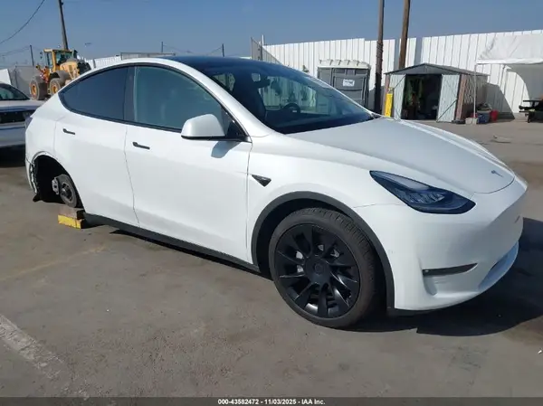 5YJYGDEE0MF259637 2021 TESLA MODEL Y - Image 1