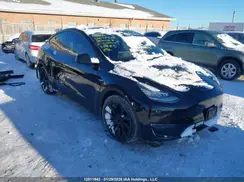 5YJYGDEE0MF260027 2021 TESLA MODEL Y