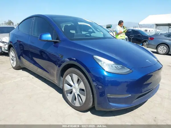 5YJYGDEE0MF270461 2021 TESLA MODEL Y - Image 1