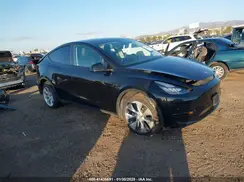 5YJYGDEE0MF275885 2021 TESLA MODEL Y