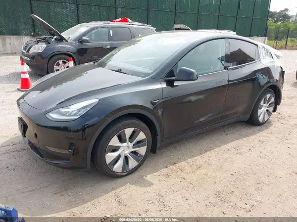 5YJYGDEE0MF286465 2021 TESLA MODEL Y - Image 2