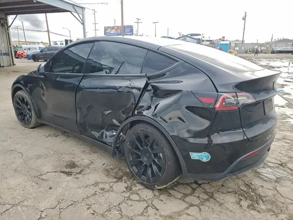 5YJYGDEE0MF303734 2021 TESLA MODEL Y - Image 2