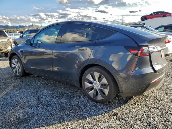 5YJYGDEE1LF010083 2020 TESLA MODEL Y - Image 2