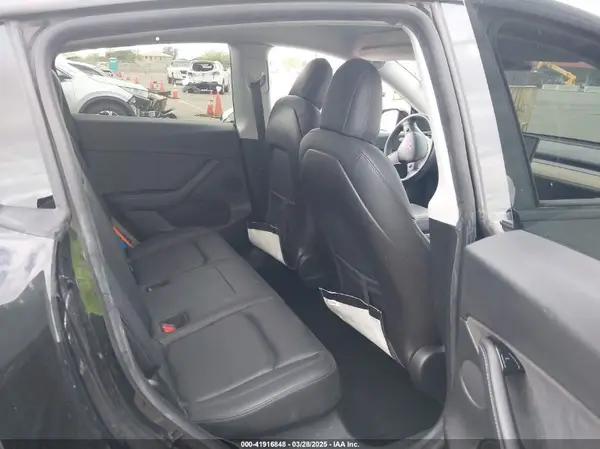 5YJYGDEE1LF018426 2020 TESLA MODEL Y - Image 8