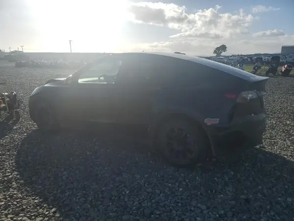 5YJYGDEE1LF022797 2020 TESLA MODEL Y - Image 2