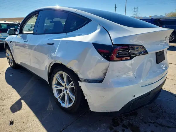 5YJYGDEE1LF026235 2020 TESLA MODEL Y - Image 2