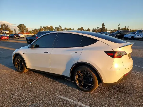 5YJYGDEE1LF026428 2020 TESLA MODEL Y - Image 2