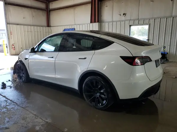 5YJYGDEE1LF037199 2020 TESLA MODEL Y - Image 2