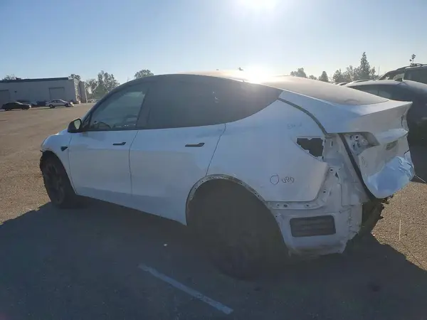 5YJYGDEE1LF042743 2020 TESLA MODEL Y - Image 2