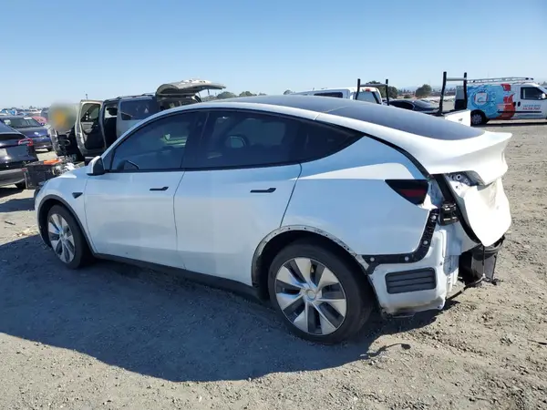 5YJYGDEE1MF064226 2021 TESLA MODEL Y - Image 2