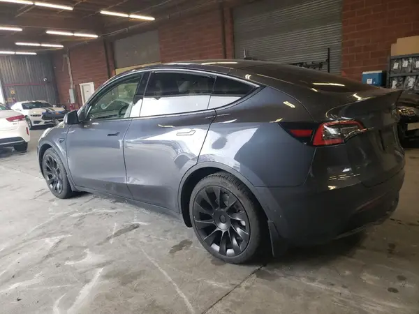 5YJYGDEE1MF073525 2021 TESLA MODEL Y - Image 2