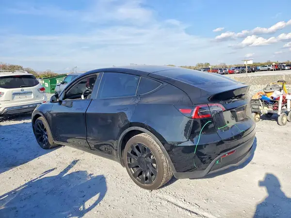 5YJYGDEE1MF073718 2021 TESLA MODEL Y - Image 2