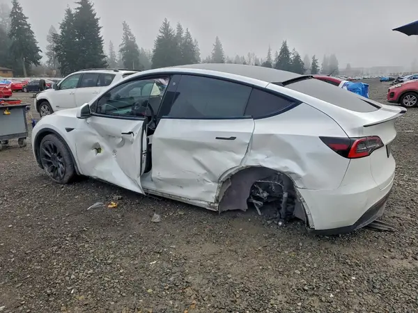 5YJYGDEE1MF078580 2021 TESLA MODEL Y - Image 2