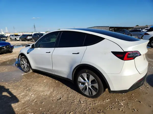 5YJYGDEE1MF086002 2021 TESLA MODEL Y - Image 2