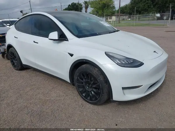 5YJYGDEE1MF088316 2021 TESLA MODEL Y - Image 1