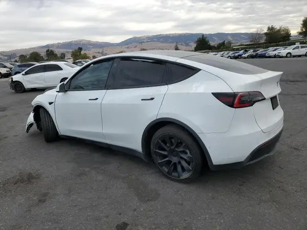 5YJYGDEE1MF090681 2021 TESLA MODEL Y - Image 2