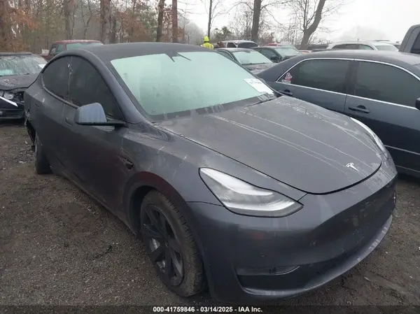 5YJYGDEE1MF100013 2021 TESLA MODEL Y - Image 1