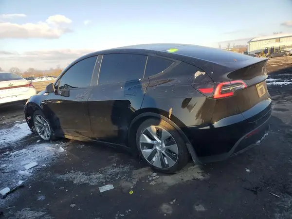 5YJYGDEE1MF116969 2021 TESLA MODEL Y - Image 2