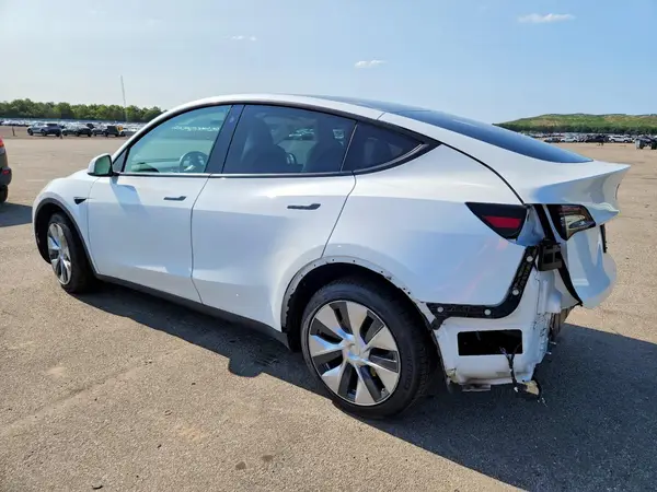 5YJYGDEE1MF130855 2021 TESLA MODEL Y - Image 2