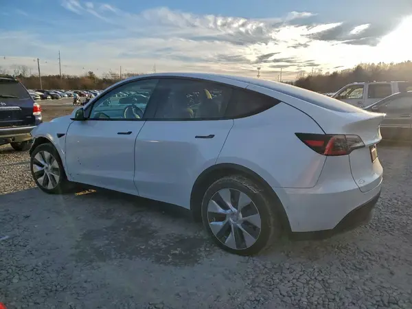 5YJYGDEE1MF137255 2021 TESLA MODEL Y - Image 2