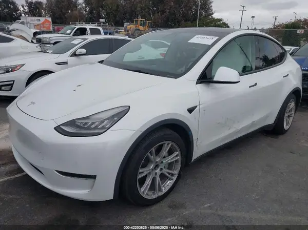 5YJYGDEE1MF140334 2021 TESLA MODEL Y - Image 2