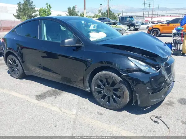 5YJYGDEE1MF149082 2021 TESLA MODEL Y - Image 1