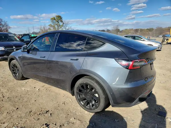 5YJYGDEE1MF151589 2021 TESLA MODEL Y - Image 2