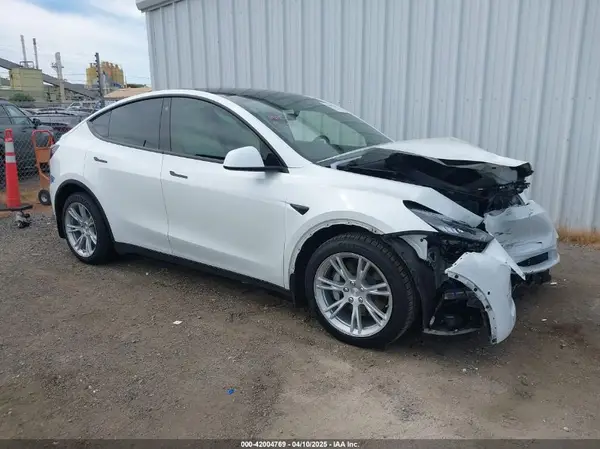 5YJYGDEE1MF152256 2021 TESLA MODEL Y - Image 1