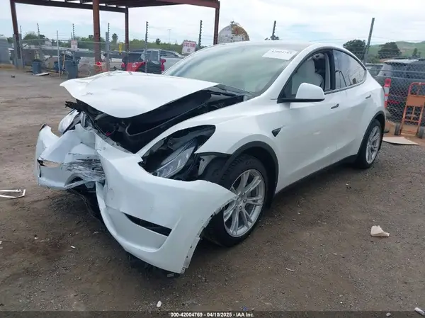 5YJYGDEE1MF152256 2021 TESLA MODEL Y - Image 2