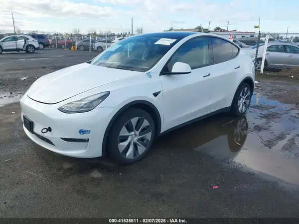 5YJYGDEE1MF152855 2021 TESLA MODEL Y - Image 2