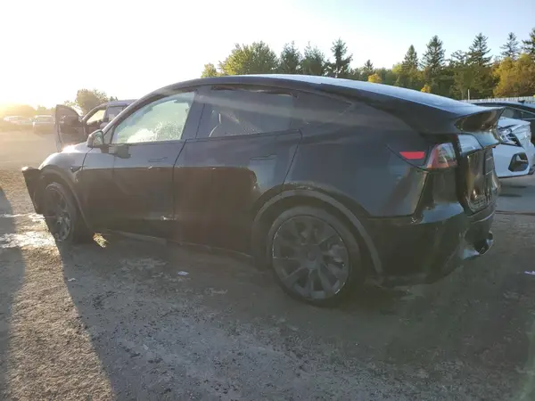 5YJYGDEE1MF182390 2021 TESLA MODEL Y - Image 2