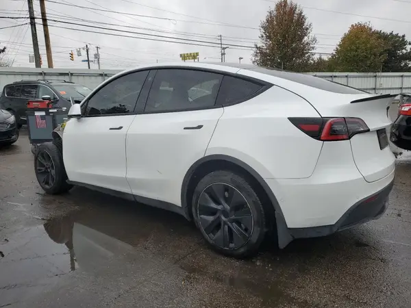 5YJYGDEE1MF187590 2021 TESLA MODEL Y - Image 2