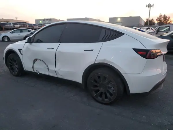 5YJYGDEE1MF213167 2021 TESLA MODEL Y - Image 2