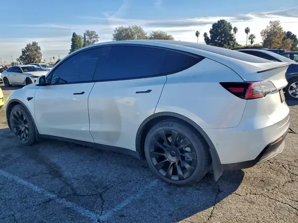 5YJYGDEE1MF213279 2021 TESLA MODEL Y - Image 2