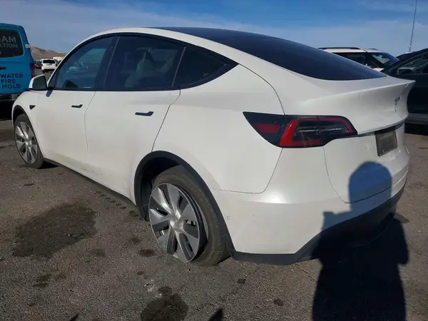 5YJYGDEE1MF216375 2021 TESLA MODEL Y - Image 2