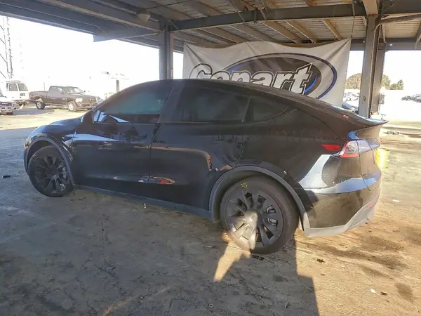 5YJYGDEE1MF228560 2021 TESLA MODEL Y - Image 2