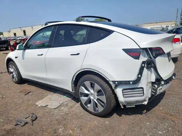 5YJYGDEE1MF244760 2021 TESLA MODEL Y - Image 2