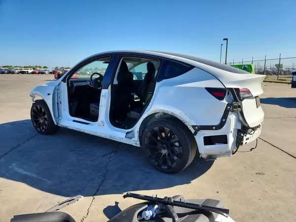 5YJYGDEE1MF244919 2021 TESLA MODEL Y - Image 2