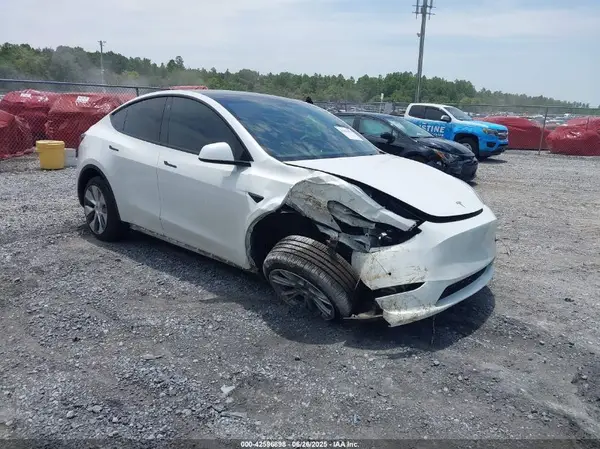 5YJYGDEE1MF244922 2021 TESLA MODEL Y - Image 1