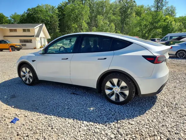 5YJYGDEE1MF247951 2021 TESLA MODEL Y - Image 2