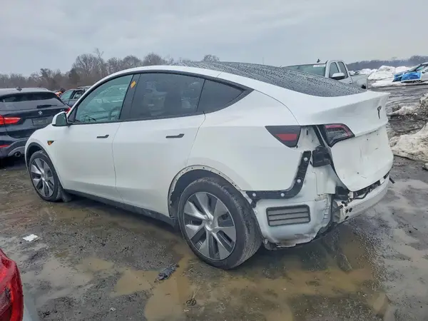 5YJYGDEE1MF258478 2021 TESLA MODEL Y - Image 2