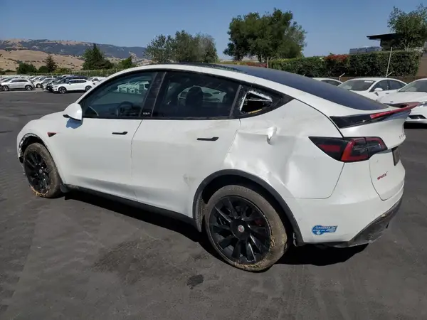 5YJYGDEE1MF265155 2021 TESLA MODEL Y - Image 2