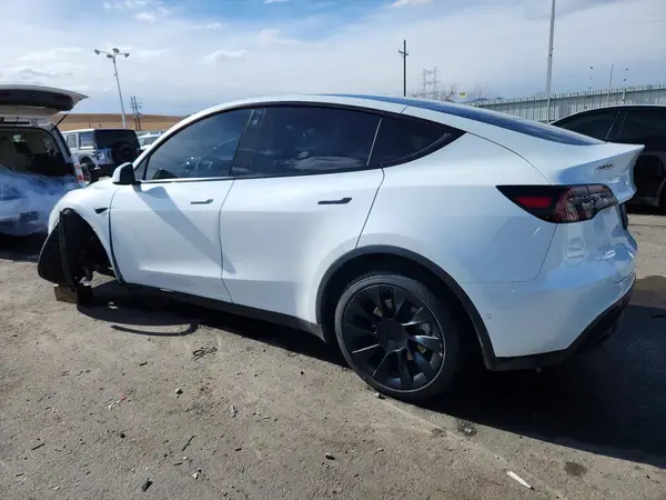 5YJYGDEE1MF267181 2021 TESLA MODEL Y - Image 2